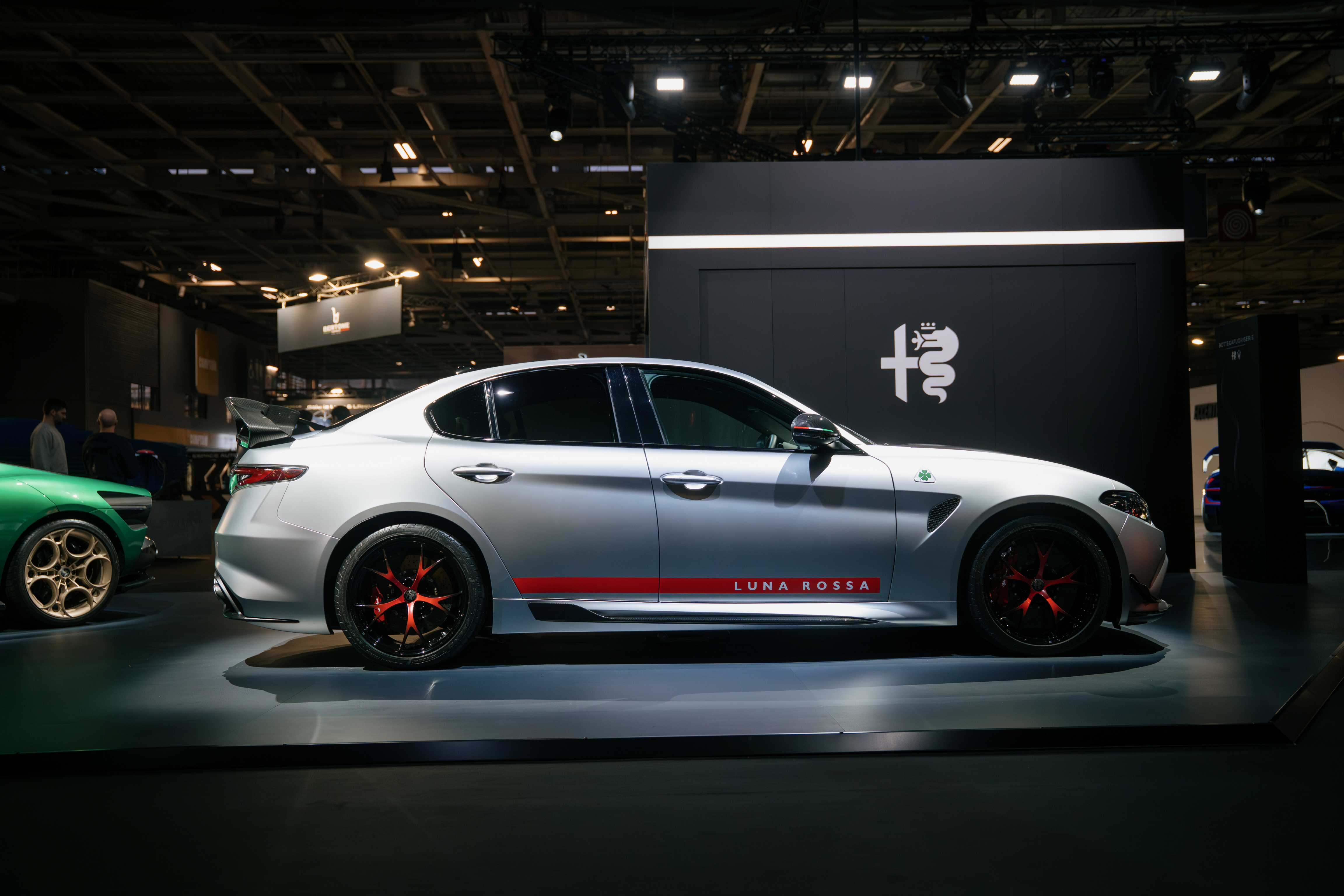 09_阿尔法·罗密欧Giulia Quadrifoglio Luna Rossa